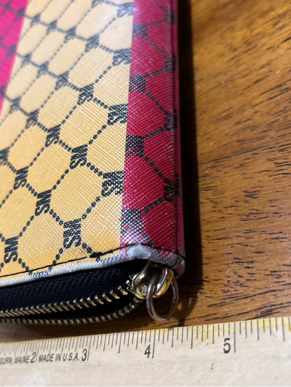 Steve Madden Patterned Zip Wallet - Picture 9 of 14